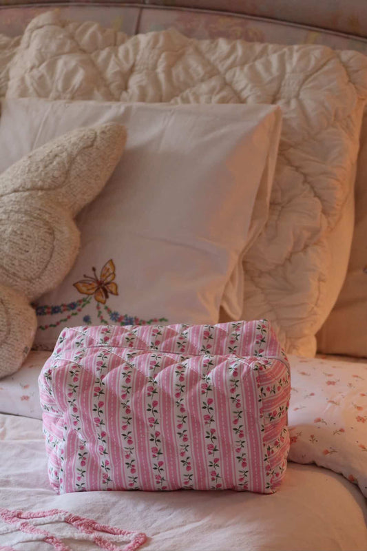 Lola Extra-Large Beauty Bag (Limited Edition)